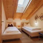 Apartment Söllbacherhof Fügen